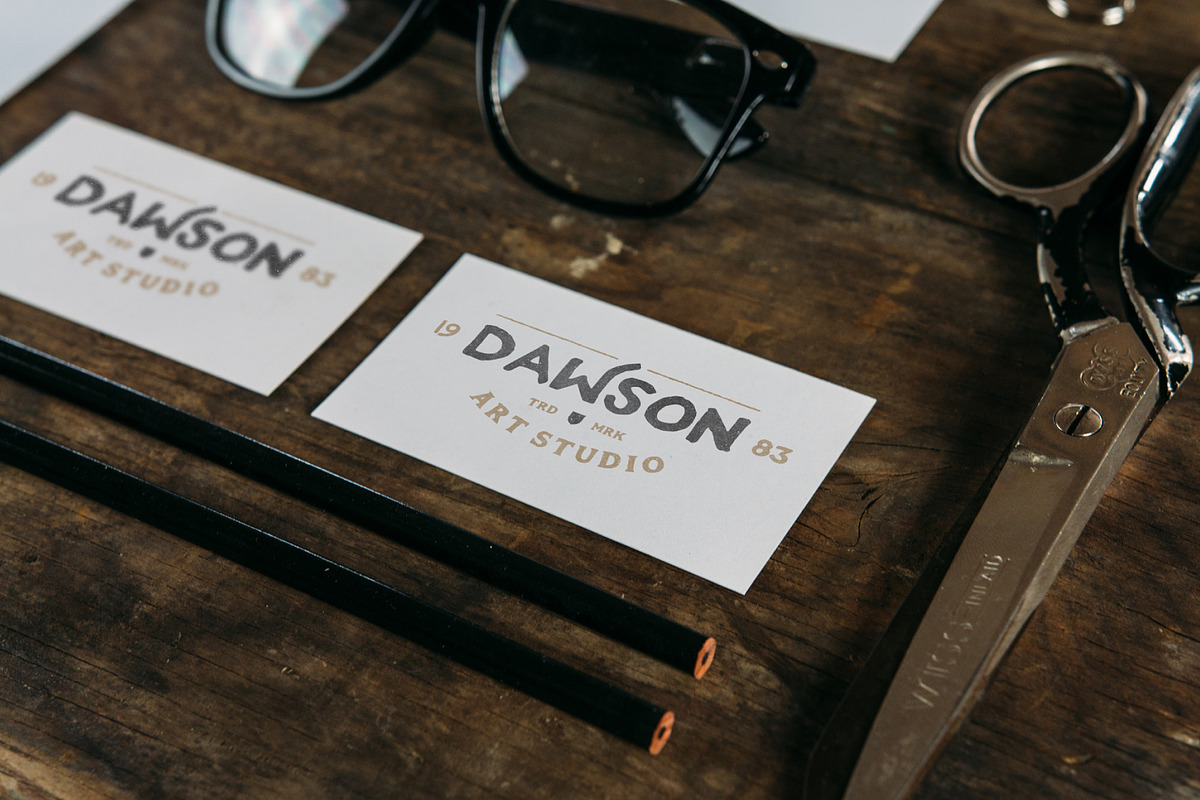 SALE : 15 Vintage Logo Badges, a Branding & Logo Template by FlashGraphics (Photo 5 of 9)