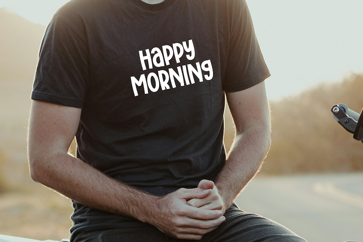 Think everything, a Serif Font by InermediaSTUDIO (Photo 2 of 8)