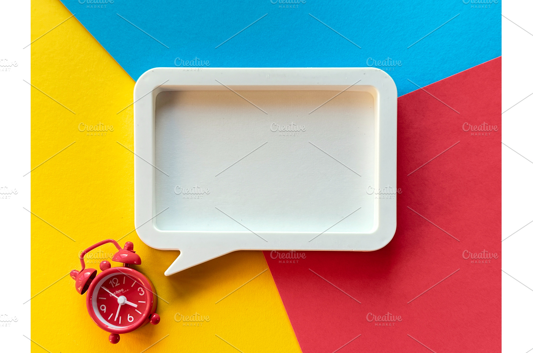 White speech bubble-shaped tray and, a Photo by tilialucida