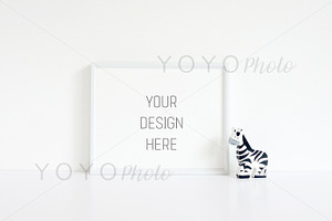 Mockup Frame Landscape 8x10in White