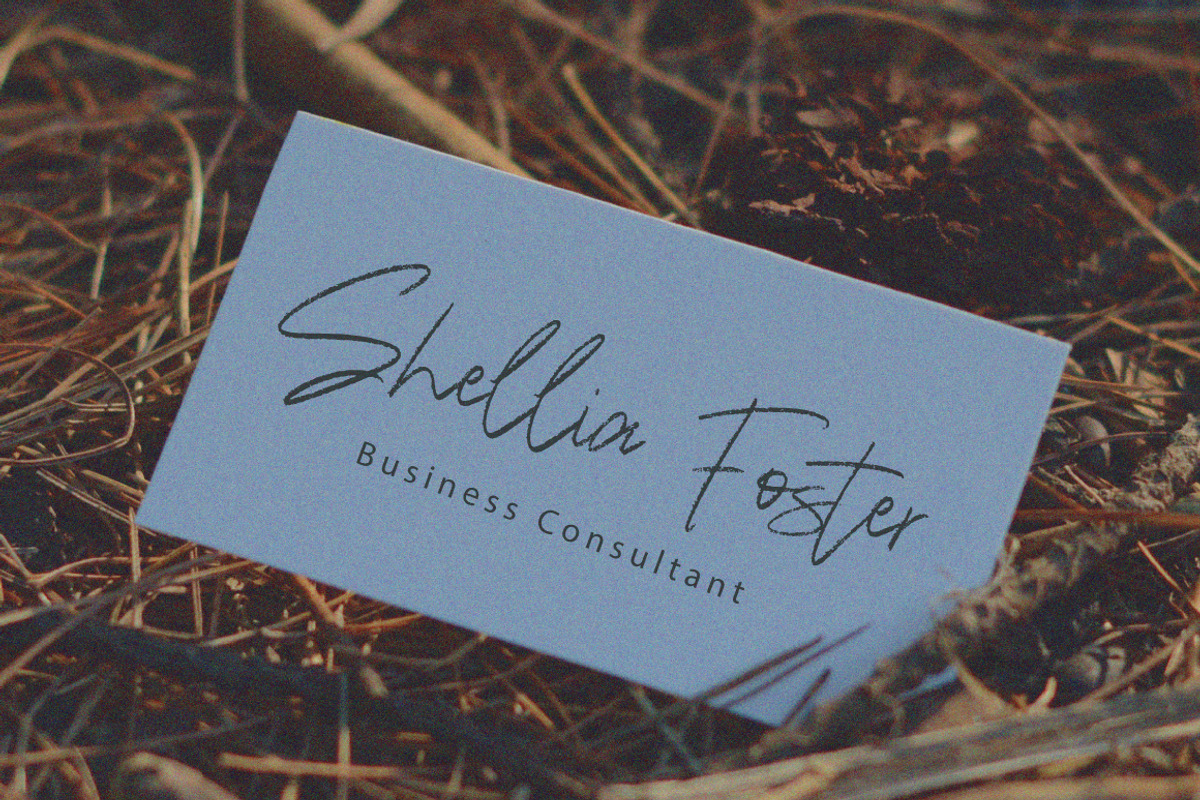 Hekian Signature Brush, a Handwritten Font by Eltypesstudio (Photo 2 of 12)