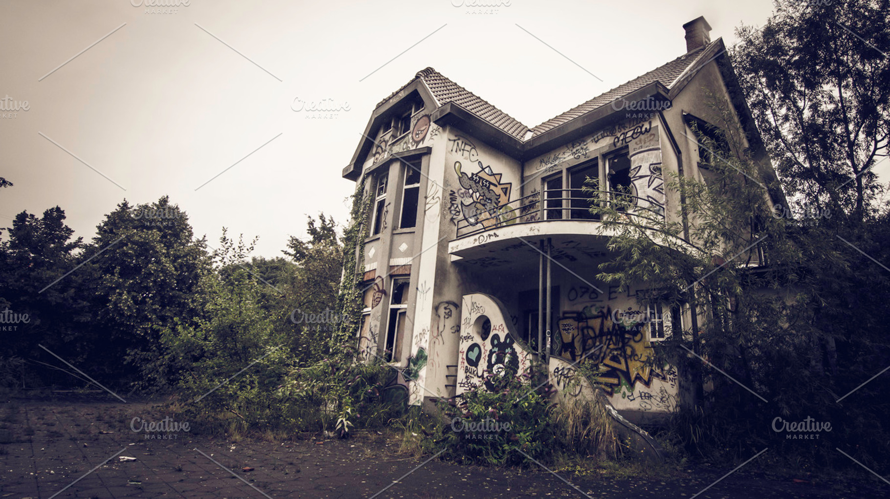 Abandoned haunted halloween house, an Architecture Photo by Mister T