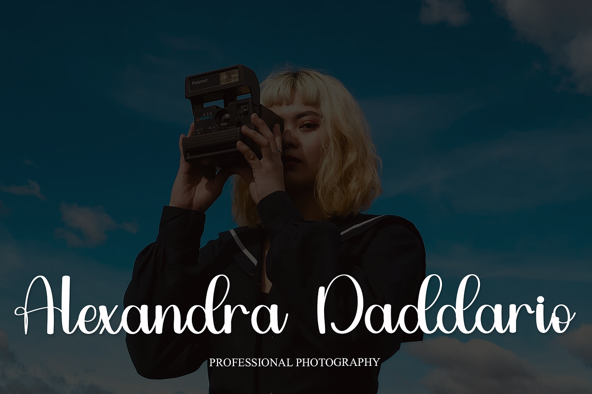 Wedding, a Handwritten Font by InermediaSTUDIO (Photo 3 of 7)