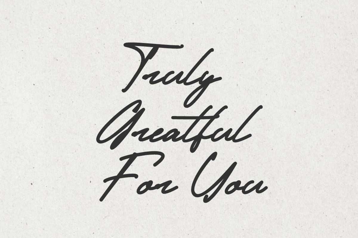 Roda Dua Signature, a Handwritten Font by JNJ Studio (Photo 7 of 13)