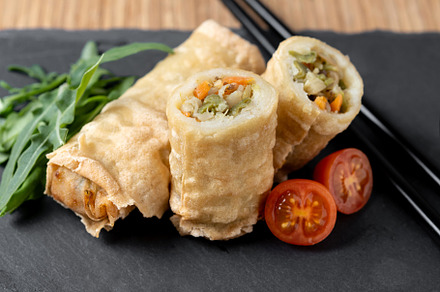 Crispy vegetables spring Rolls