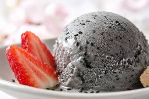 Black sesame ice cream with strawber, a Photo by Dvoevnore photos
