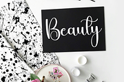 Farmhouse, a Handwritten Font by InermediaSTUDIO (Thumbnail 4 of 7)