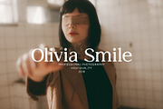 Bresta - Vintage & Elegant Serif, a Serif Font by Schrifted Type (Thumbnail 4 of 8)