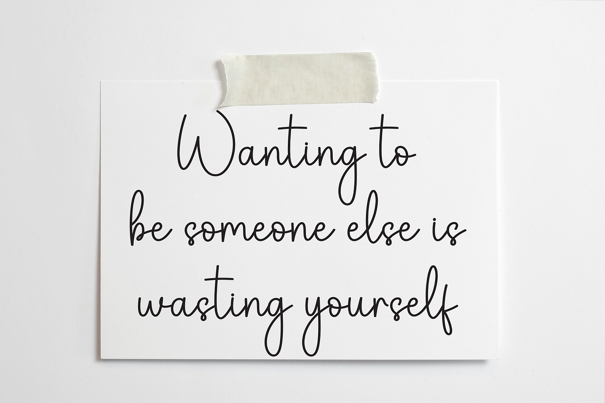 Handmade | Script Font, a Handwritten Font by Scratchones (Photo 4 of 8)