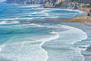 Beach Azkorri or Gorrondatxe view., a Nature Photo by YuriyB