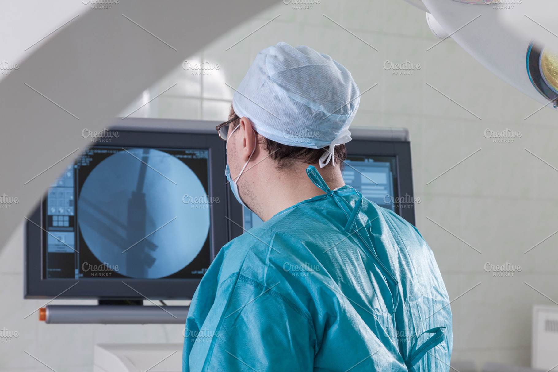 The Surgeon At The Monitor In The Op