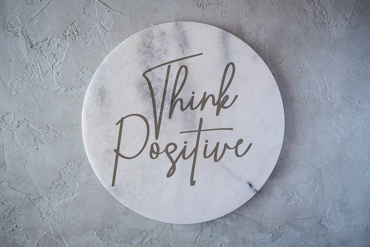Ving Smith - Handwritten Font preview 8