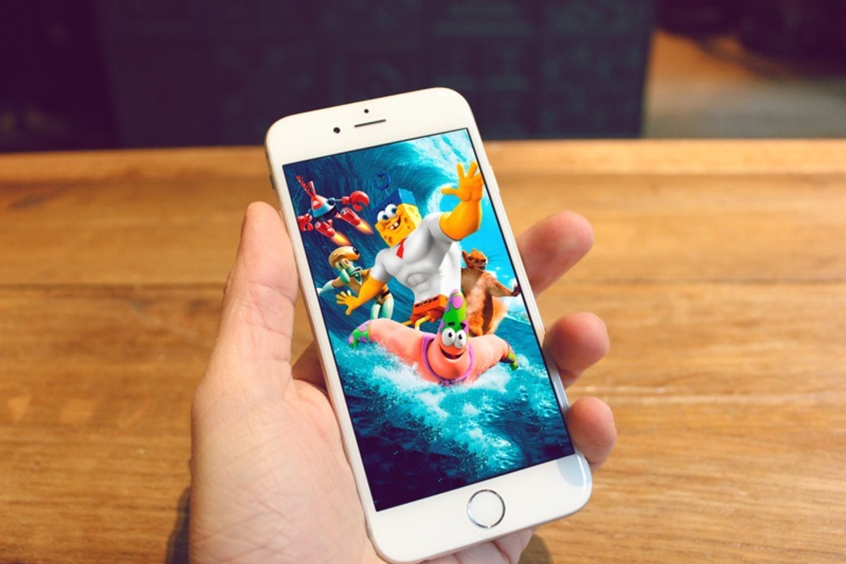 17 PSD Mockups, an iPhone Mockup by ALEX BENDER UI STORE (Photo 3 of 5)