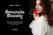 Gadesly Elegant Display Font