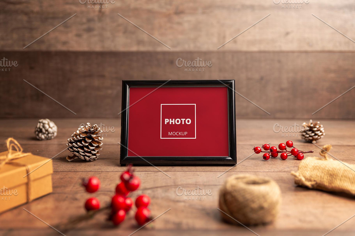 Christmas picture frame mockup, a Product Mockup by RSplaneta (Photo 1 of 2)