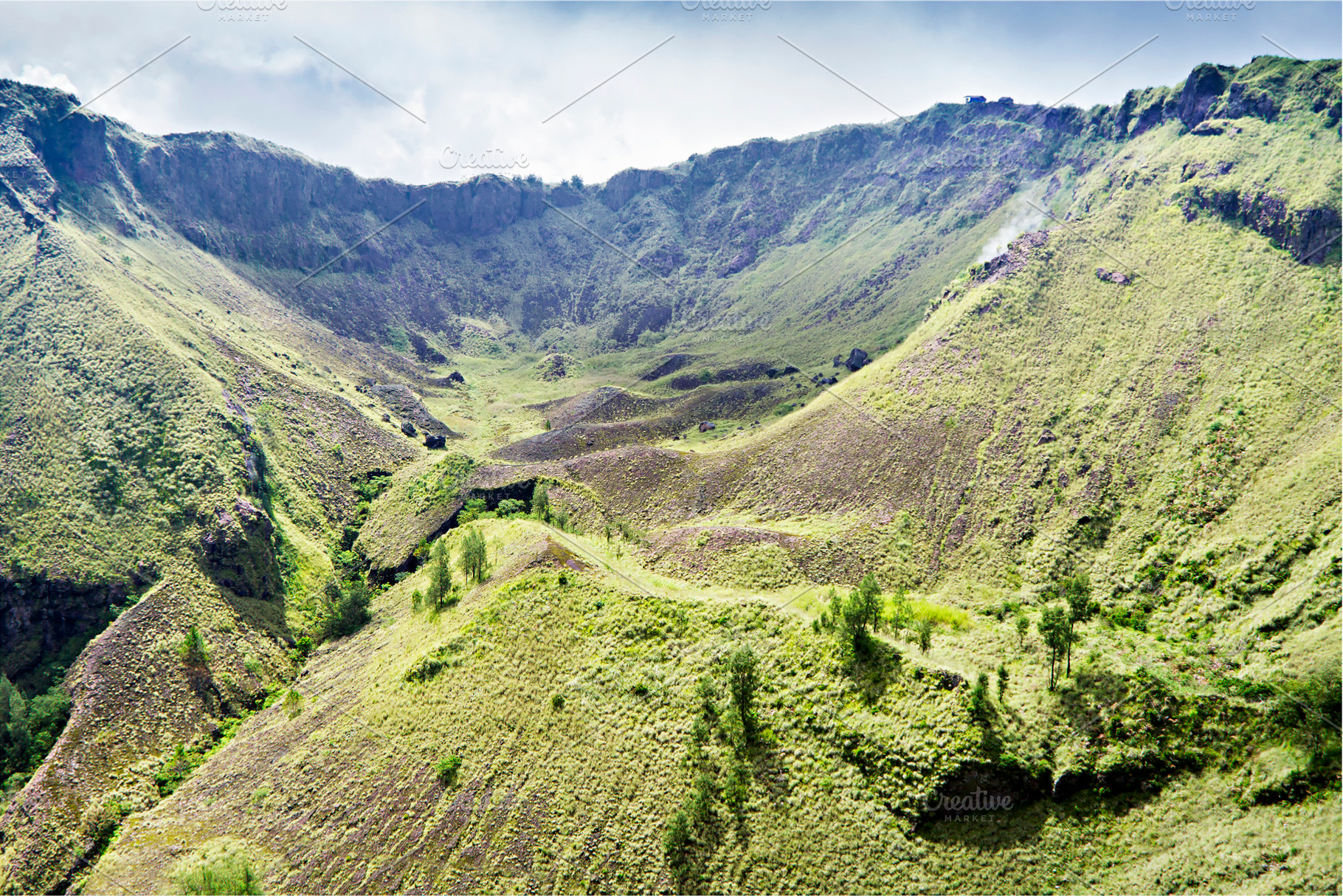 Inside Batur volcano, a Photo by saiko3p