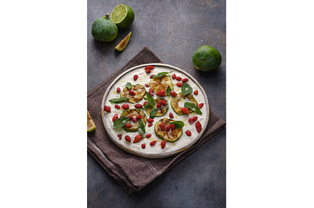 Stracciatella with figs, baked in