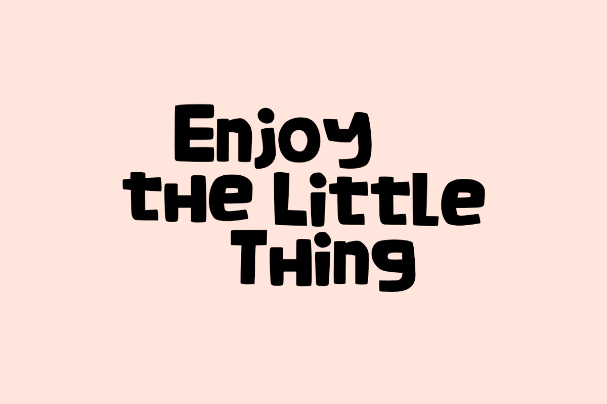 Dark Hall Font preview 4