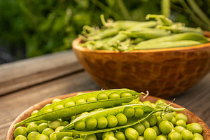 Fresh green peas, a Photo by Grafvision photography