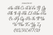 Varenda - Classic Elegant Script, a Script Font by MaikoHatta (Thumbnail 4 of 7)