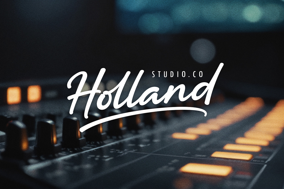 Mallians | Modern Script Font, a Script Font by Ariya Works (Photo 2 of 8)