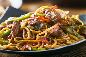 asian stir fry noodles with beef