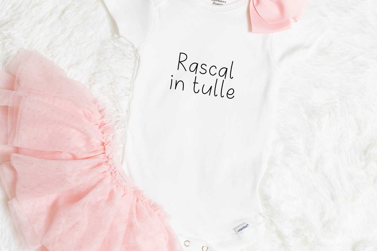 Squirrel Quirky Font, a Handwritten Font by Sofia Skoog (Photo 10 of 10)