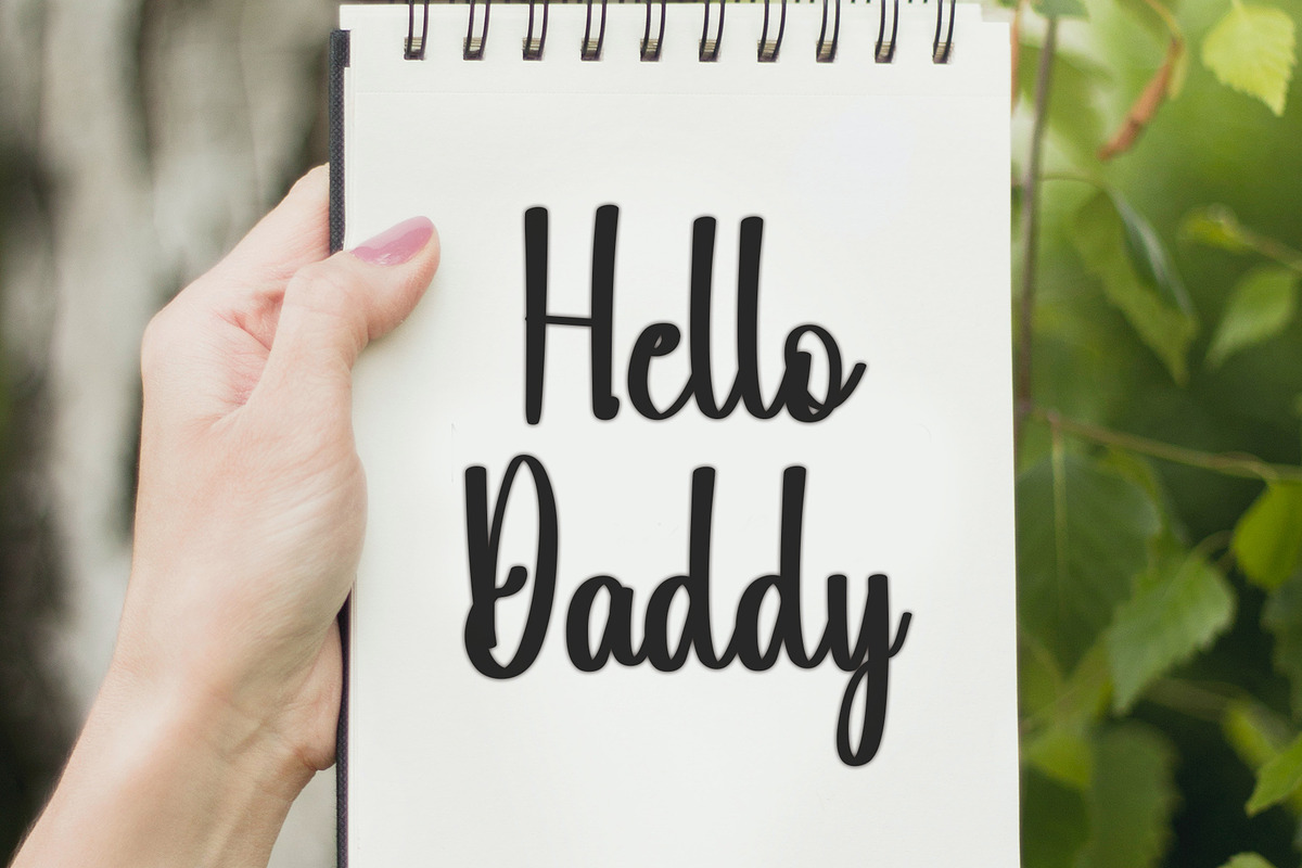 Builds, a Handwritten Font by InermediaSTUDIO (Photo 2 of 8)