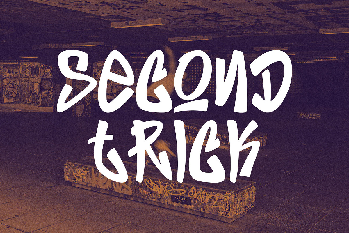 Leepazt Graffiti Display Font, a Handwritten Font by Maulana Creative (Photo 3 of 7)