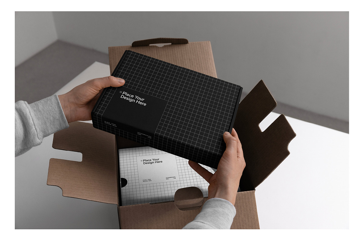 Packaging Unboxing Mockup, a Packaging Mockup by HAZARD MOCKUPS (Photo 5 of 9)