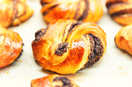 Buns rolls in bread bakery, a Food & Drink Photo by Vapi