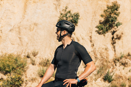 Side view of a professional cyclist, a Sports & Recreation Photo by Artem Varnitsin