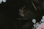 Floral Spring alphabet illustrations, an Illustration by Angele Kamp (Thumbnail 8 of 11)