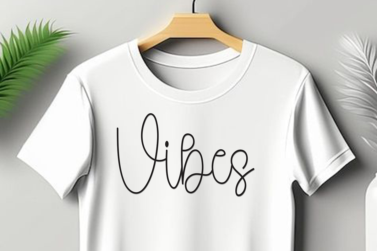 Holly, a Handwritten Font by InermediaSTUDIO (Photo 4 of 8)