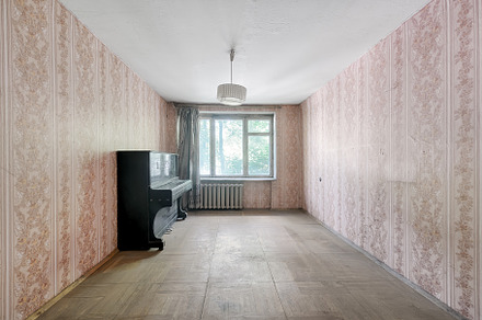Old ugly abandoned unfurnished room
