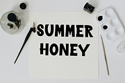 Designer Holiday, a Script Font by InermediaSTUDIO (Thumbnail 2 of 8)