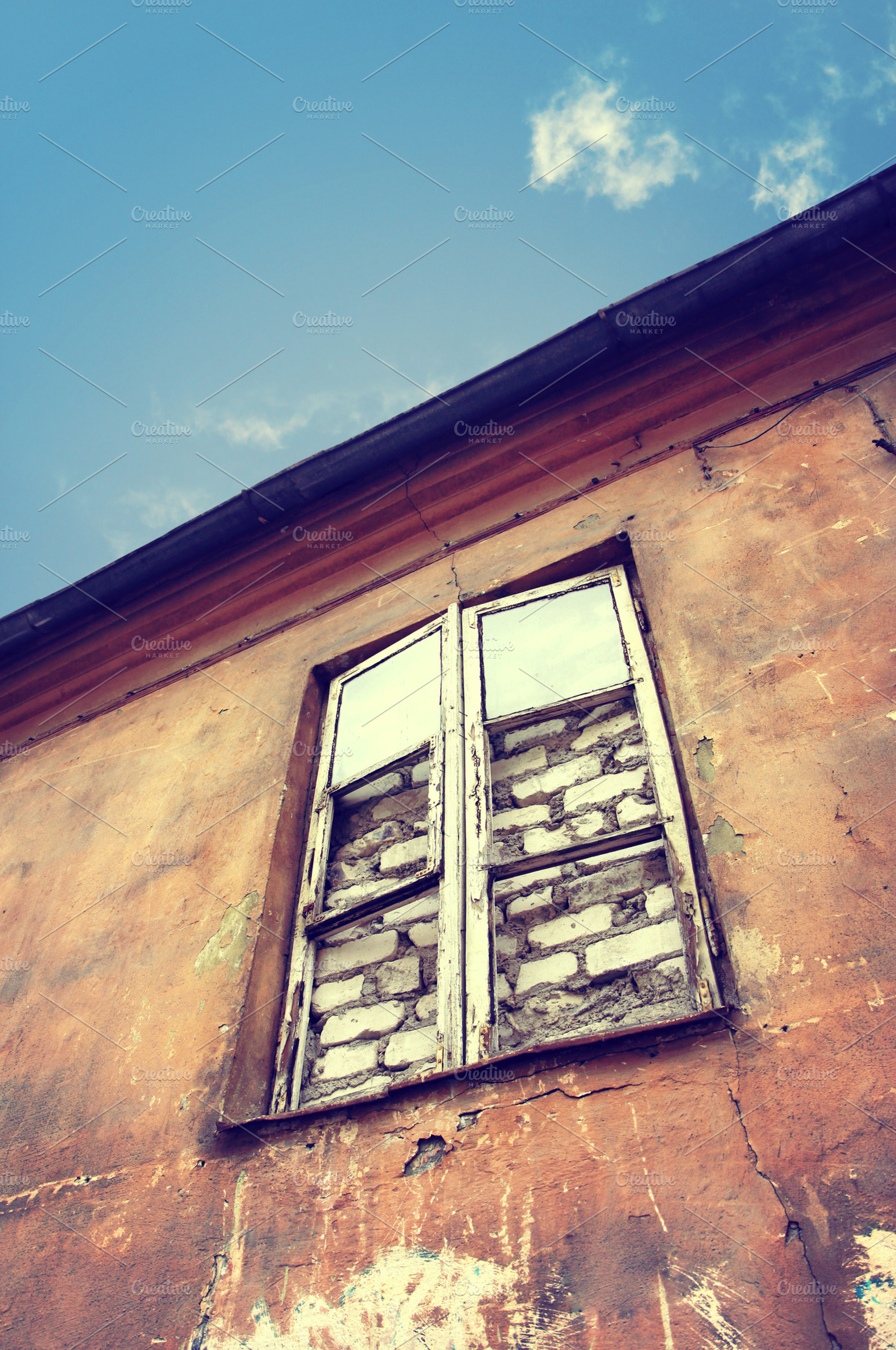 Brick window, an Architecture Photo by BOOCYS