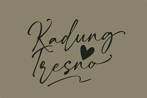 Keturon - Script Font