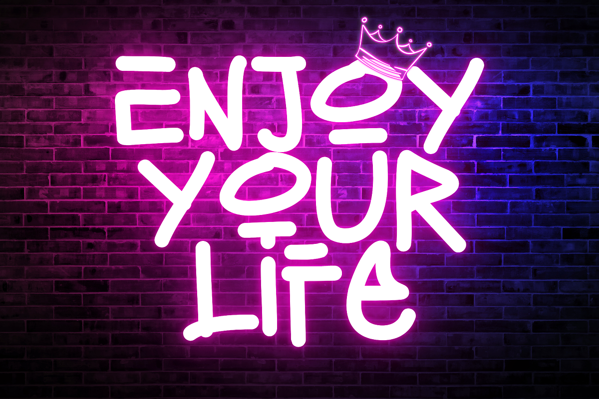 Skater Street - Graffity Font, a Handwritten Font by Sronstudio (Photo 9 of 15)