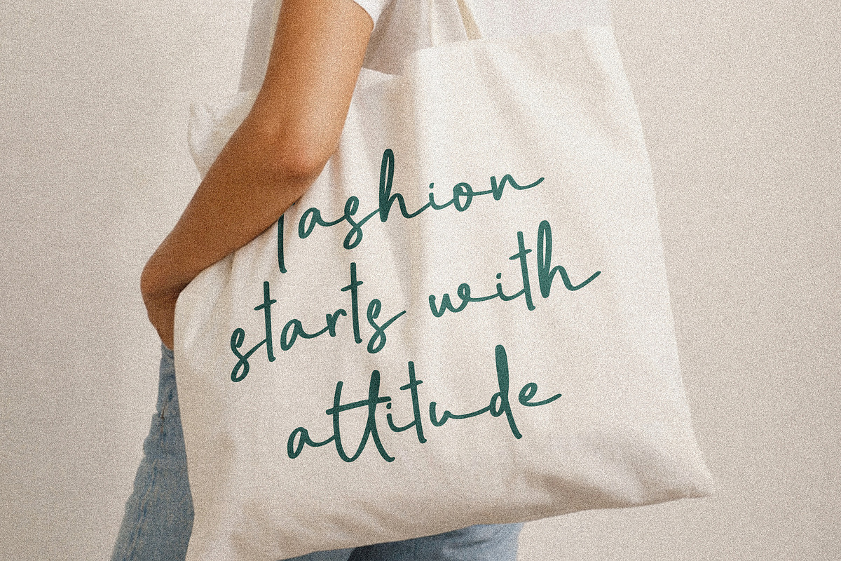 Seattles - Handwritten Script Font, a Handwritten Font by Vampstudio (Photo 7 of 11)