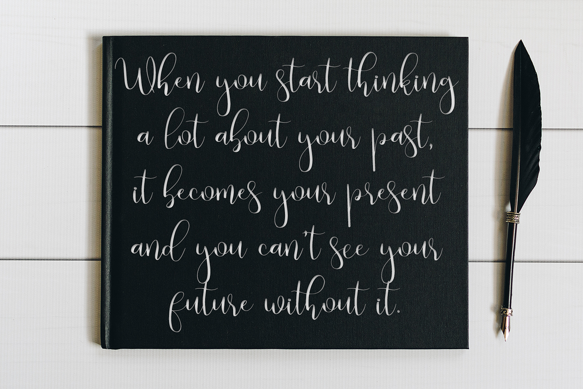 Heeshland - Modern calligraphy font preview 2
