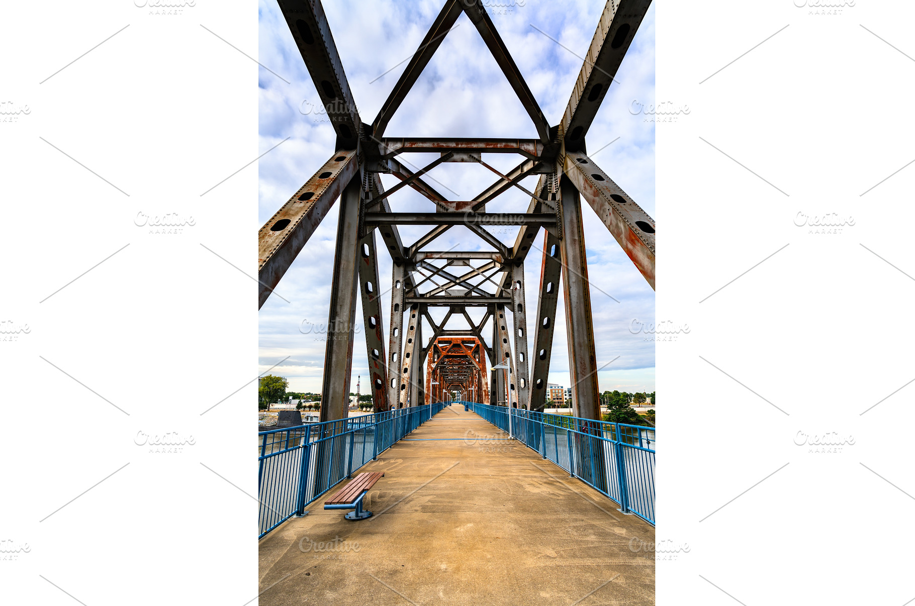Clinton Presidential Park Bridge, an Architecture Photo by Leonid Andronov