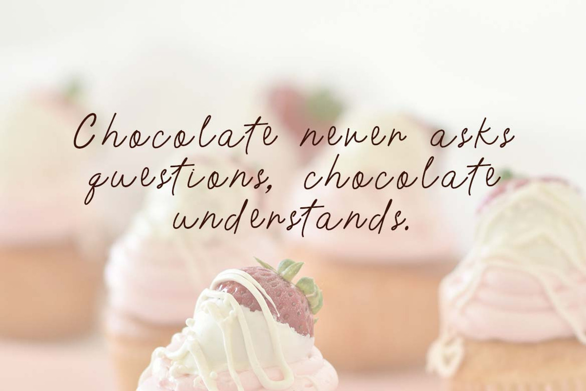 Sandwich Paradise Handwritten Font, a Handwritten Font by UICreative (Photo 3 of 13)