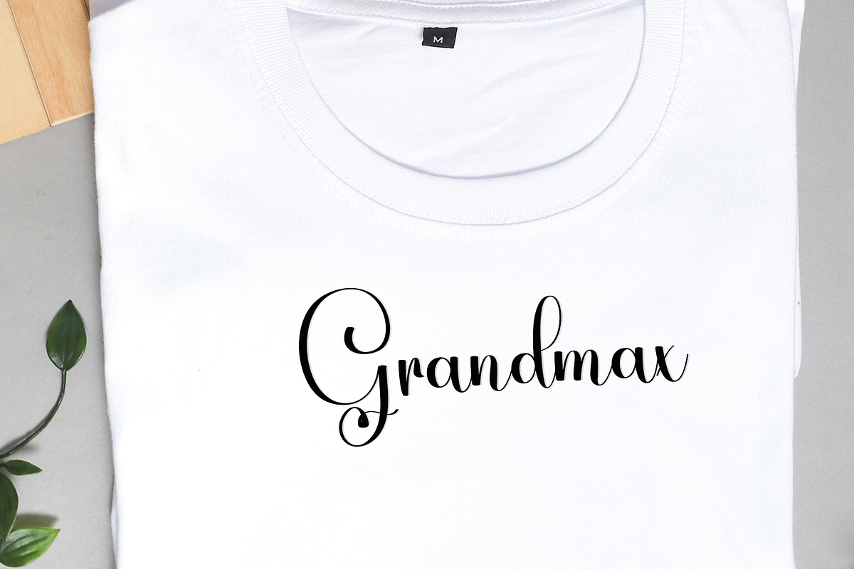 Kindergarten, a Handwritten Font by InermediaSTUDIO (Photo 5 of 8)