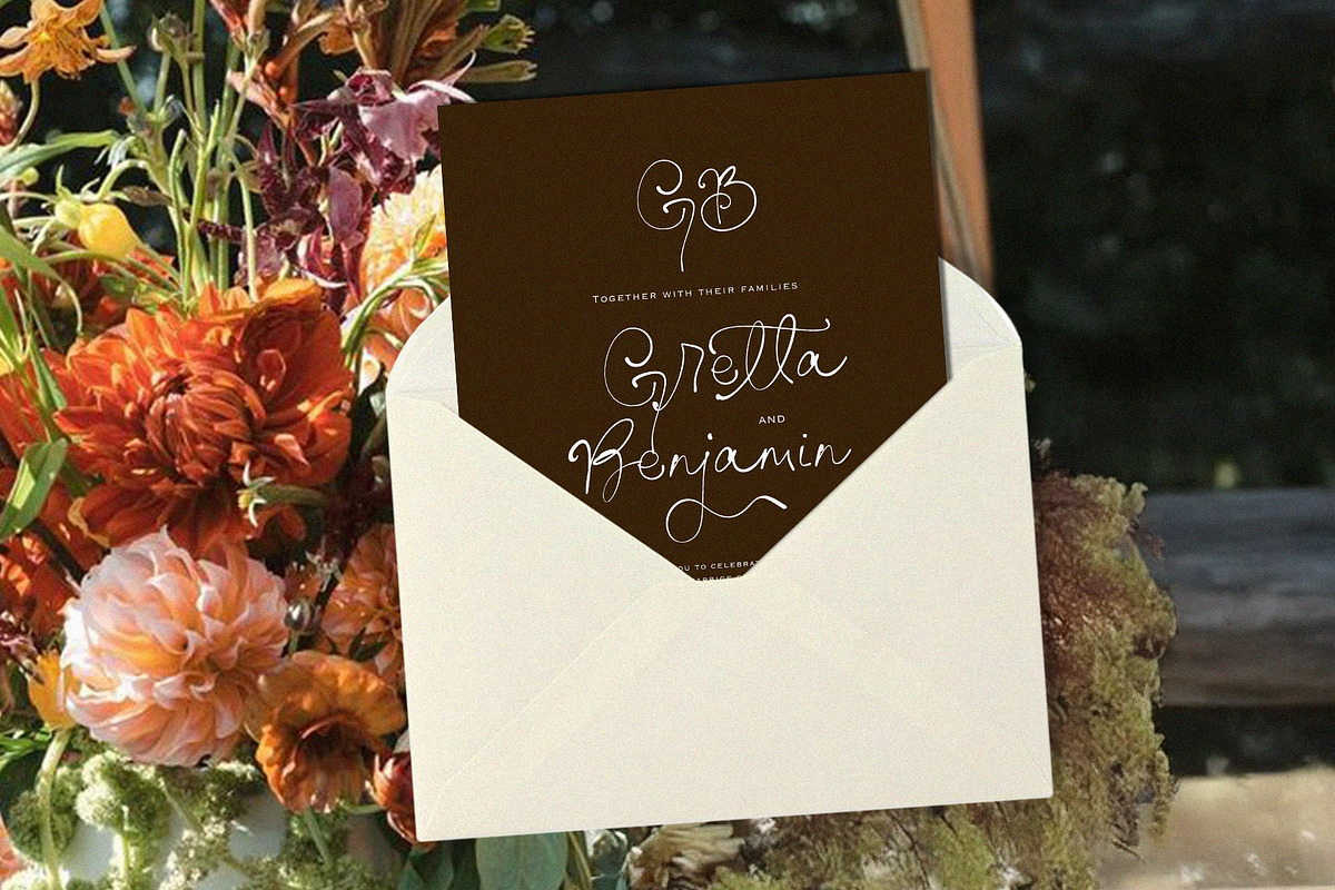 The Fioresque Handwritten Font, a Script Font by Calamar Studio (Photo 9 of 19)