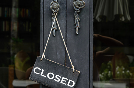 Close label