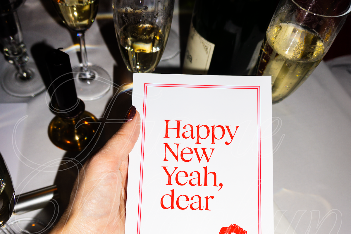 Mockups Postcards, Menu, Invitations, a Mockup by SigaSigaMockup (Photo 6 of 8)