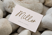 Allura Signature - Handwritten Font, a Script Font by Ainun Jinan (Thumbnail 4 of 9)