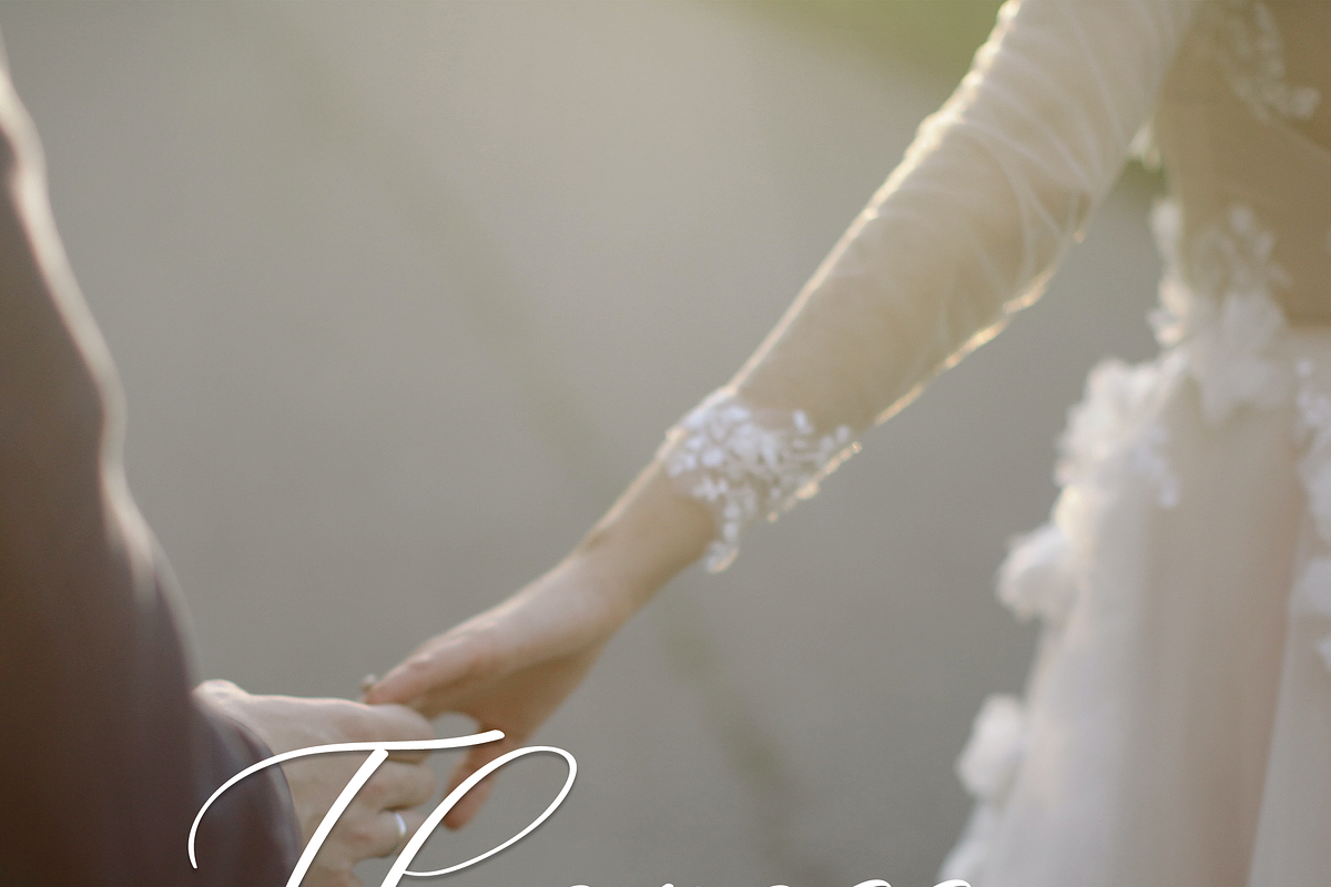 Calligraphy, a Script Font by Majelis Font (Photo 3 of 5)