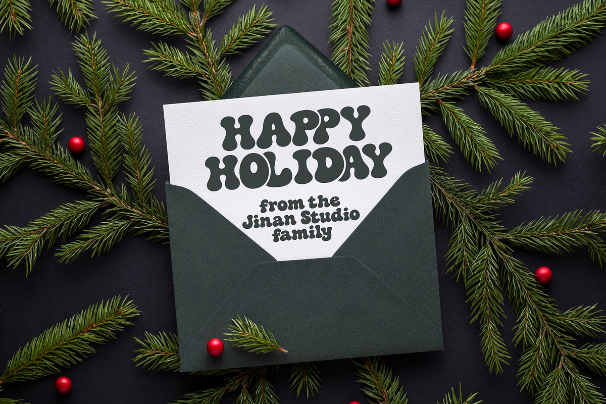 Frostbite Christmas – Groovy Font, a Handwritten Font by Ainun Jinan (Photo 5 of 12)